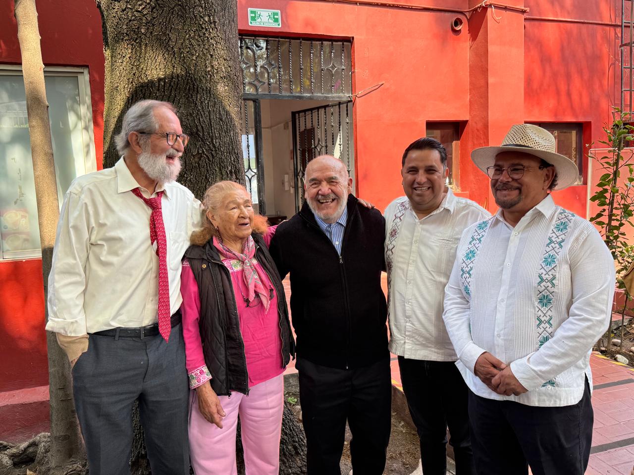 En reunión con José Luis Gutiérrez Nery y Pedro Moctezuma Barragán - Foto 1