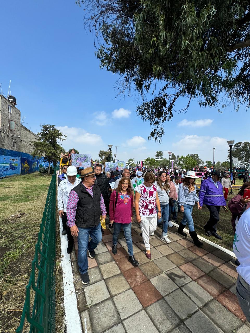Con Martha Soledad Ávila Ventura - Foto 1